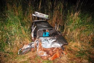 Jovem morre e dois ficam feridos ap&oacute;s colis&atilde;o com carreta em rodovia de MS