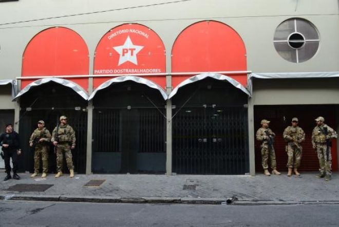 PT critica buscas da Polícia Federal na sede do partido