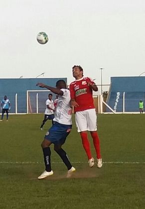 Comercial joga bem, mas não sai de empate sem gols com Aparecidense