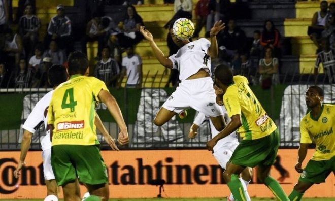 Cruzeiro vence e Flu empata em casa abrindo terceira fase da Copa do Brasil