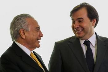 Temer parabeniza Rodrigo Maia pela eleição para a presidência na Câmara