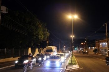 Manutenção de equipamentos da iluminação pública continua em regiões da capital 