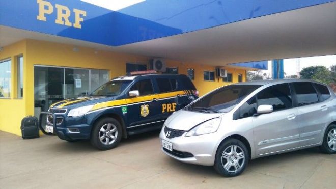 Carro roubado e clonado é recuperado pela Polícia Rodoviária Federal
