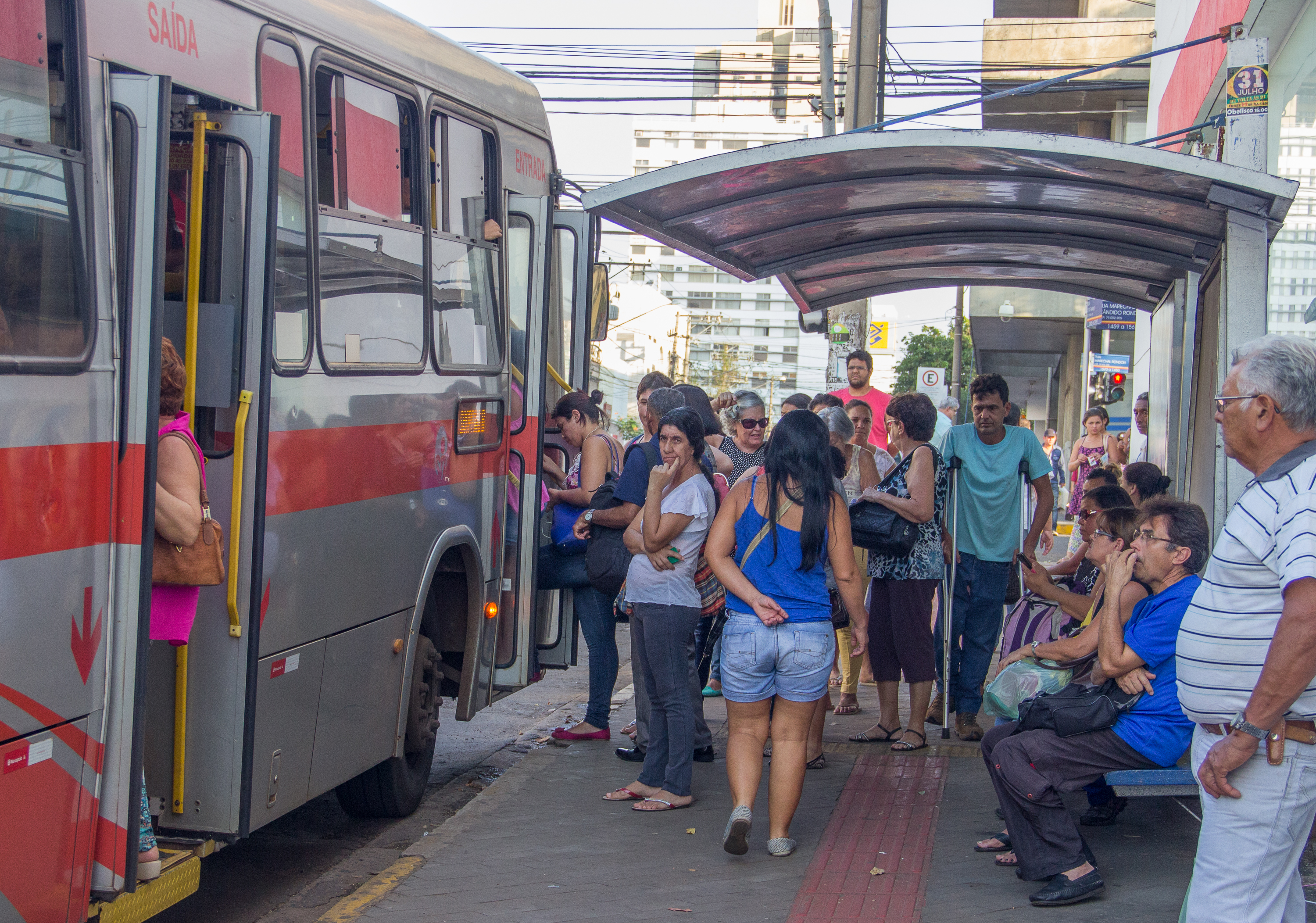 Candidato a prefeito destaca melhorias no transporte público