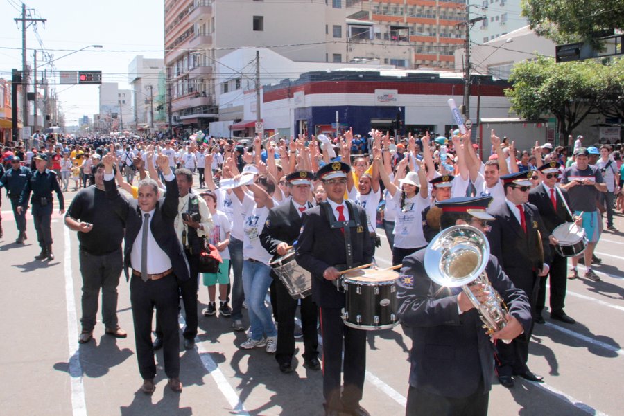 Tradicional Desfile Cívico agrada público, mas povo destaca principais problemas