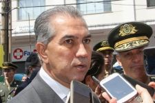 Popula&ccedil;&atilde;o em massa prestigia Desfile na Capital e aproveitam para protestar