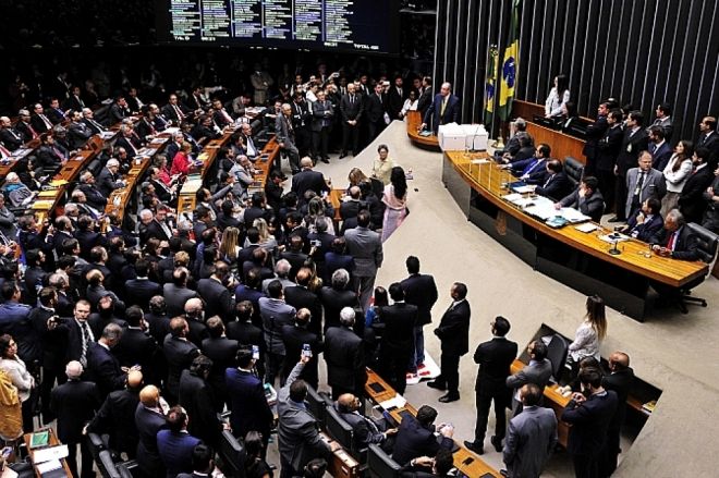  Eduardo Cunha tem mandato cassado por 450 votos a favor