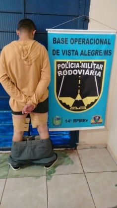 Jovem é preso com dois quilos de crack em ônibus na MS 164