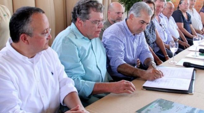 Governadores de MS e MT assinam documento de preservação do Pantanal