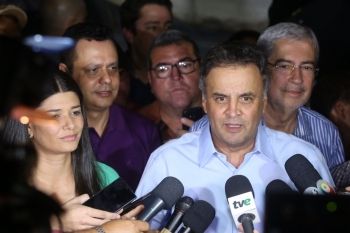 A&eacute;cio Neves visita Campo Grande e firma apoio a Rose Modesto no 2&ordm; turno 