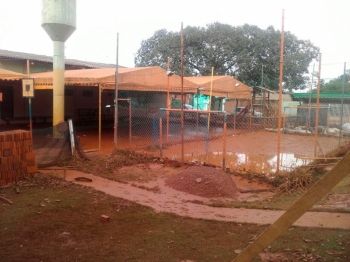  Instituto que atende 2 mil crianças é atingido por chuva e cancela atendimento