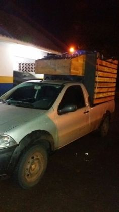 Polícia Militar Rodoviária Estadual apreende aproximadamente 60 pneus