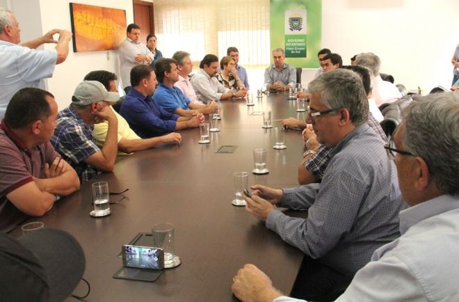 Governador Azambuja assina termo com a UFMS para revitalização do Estádio Morenão