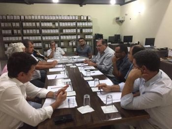 Na semana da eleição, Comercial segue sem candidatos à presidência