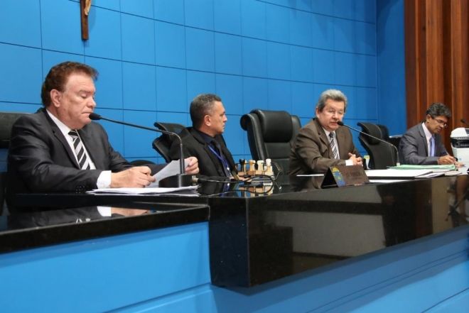 PSDB quer fazer valer a 'lei da maioria'