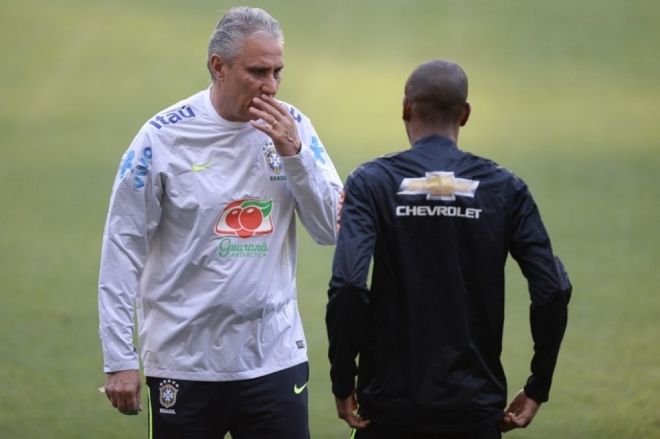 Brasil enfrenta Peru e pode encaminhar classificação para Copa 2018