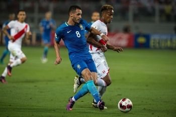 Brasil supera Peru e conquista a sexta vitória seguida de Tite
