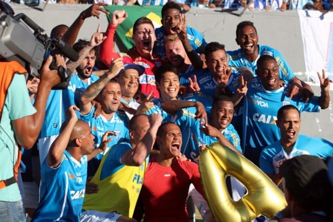 Avai vence Londrina, elimina adversário e garante volta para Série A