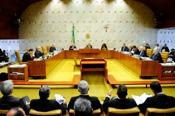 STF mantém Renan na Presidência do Senado