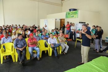 Murilo destaca fomento &agrave; agricultura familiar na entrega da central de org&acirc;nicos