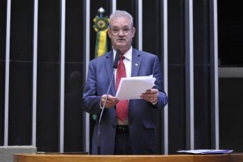 Em discurso na tribuna da Câmara em Brasília, Geraldo Resende destaca os 81 anos de Dourados