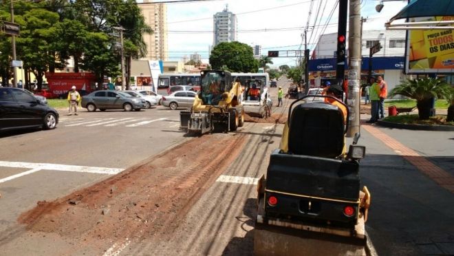 Equipe da prefeitura começou os trabalhos de recapeamento das ruas da Capital