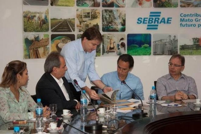 Sebrae apresenta dados e projetos a serem desenvolvidos a micro empreendedores para prefeito 