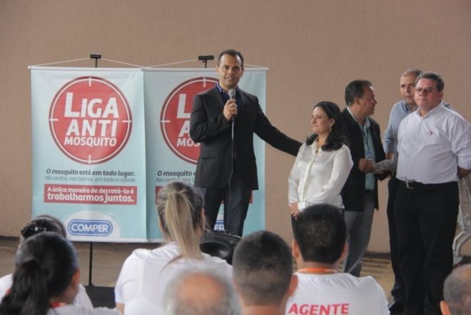Rede Comper dá início à campanha ‘Liga Anti-Mosquito’ com presença de Marquinhos