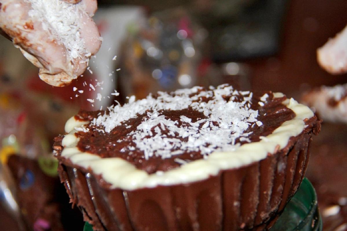 Foto ilustrativa de chocolate, doce, confeitaria, gula, páscoa, gordura, glúten