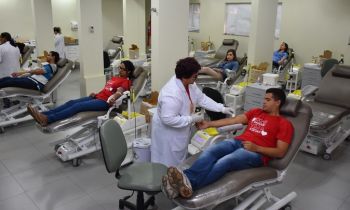 Voluntários da Águas Guariroba doam sangue e reforçam banco do Hemosul