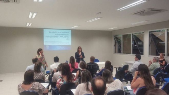 Adriane Lopes participa de curso para novos gestores da Sesau