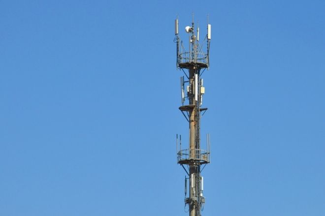 Torre de rede de telecomunicações, telefonia, dados, radio frequência, banda de dados