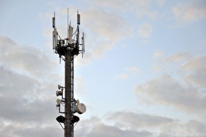 Torre de rede de telecomunicações, telefonia, dados, radio frequência, banda de dados