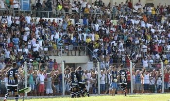Corumbaense vence Águia Negra com gol de Juninho e tarde de Diego