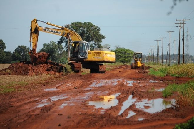 Délia Razuk autoriza obra de recuperação das estradas rurais de Dourados