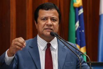 Deputado critica governador e pede debate mais aprofundado sobre reformas