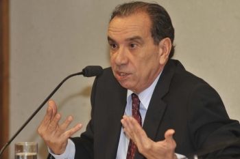 Aloysio Nunes assume lugar de José Serra como novo ministro das Relações Exteriores 