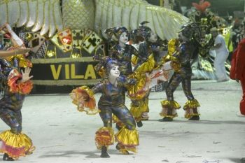 Vila Mamona é campeã e conquista título do Carnaval de Corumbá