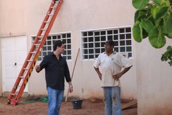 Vereador André Bittencourt fiscaliza obras em postos de saúde nos bairros Nova Três Lagoas e Jardim Eldorado