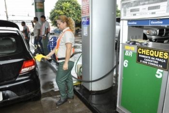 Procon aponta variação de 16% no preço da gasolina em Dourados