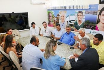 Prefeitura e Associação Comercial discutem situação dos ambulantes e novas parcerias