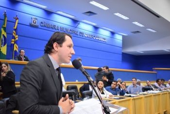 Vereador aborda dever do Poder Público e garantia de qualidade de serviço para população em audiência pública