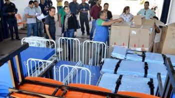 Sesau entrega equipamentos médico-hospilar e mobiliário novos