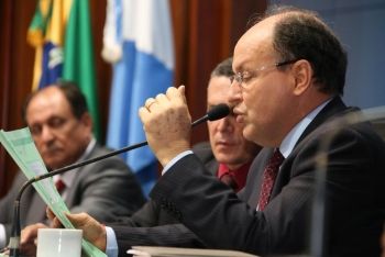 Deputados aprovam projeto que proíbe pesca do dourado