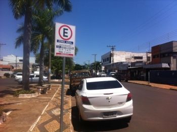 Empresa gestora do Zona Azul aceita pedidos e fará mudanças no sistema de estacionamento