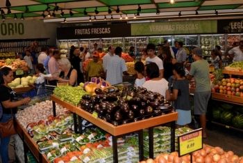 Rede de supermercados garante 275 empregos com inauguração de nova loja