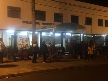 Estudantes fazem protestos em escola estadual de Dourados