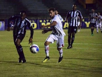Operário faz dois, mas leva virada em Dourados e se afasta da Copa Verde