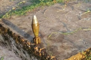 Esquadrão antibombas é acionado após granada militar ser encontrada em via pública