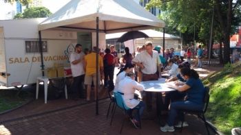 Praça Ary Coelho ganha posto de vacinação contra a Gripe 